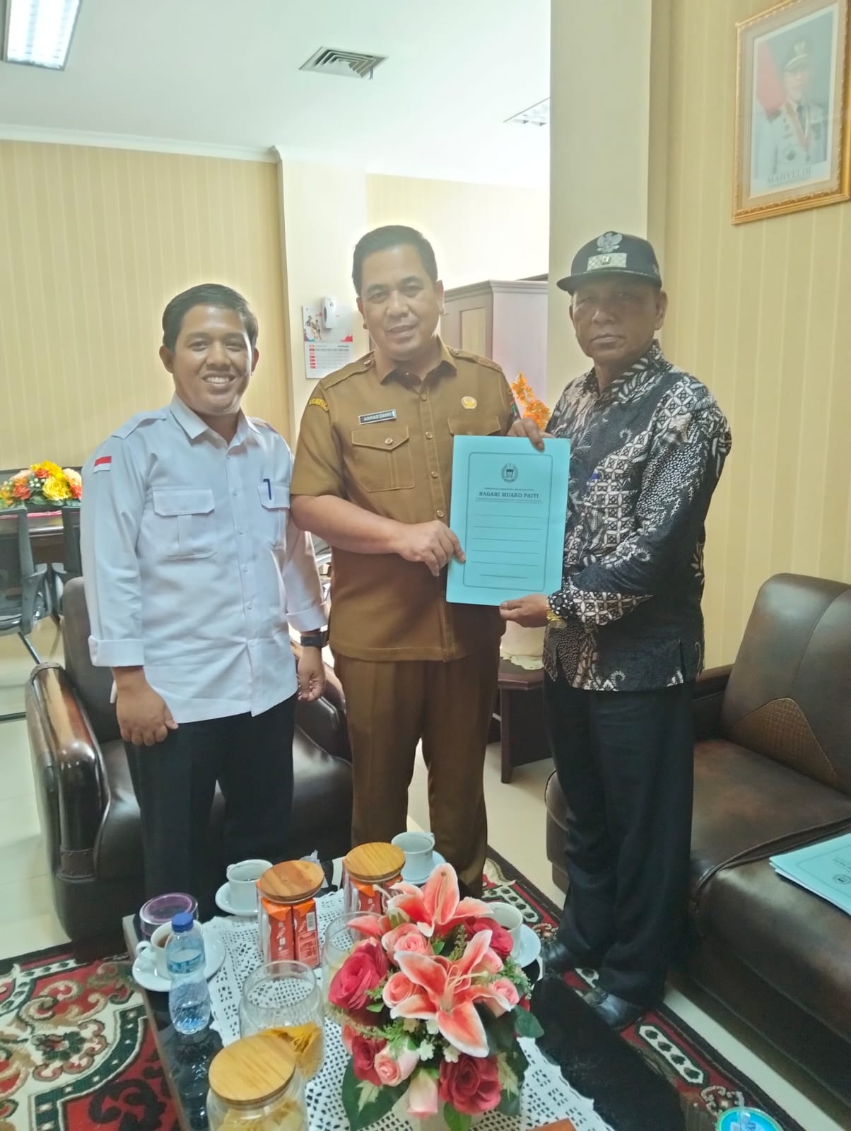 wali-nagari-muaro-paiti-bersama-sekretaris-nagari-sampaikan-aspirasi-masyarakat-ke-provinsi-sumatera-barat