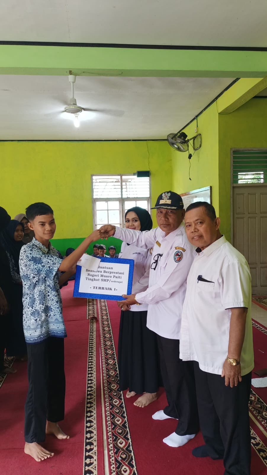 berikan-bantuan-beasiswa-prestasi-di-nagari-wali-nagari-bentuk-pemanfaatan-pendapatan-asli-nagari-pan